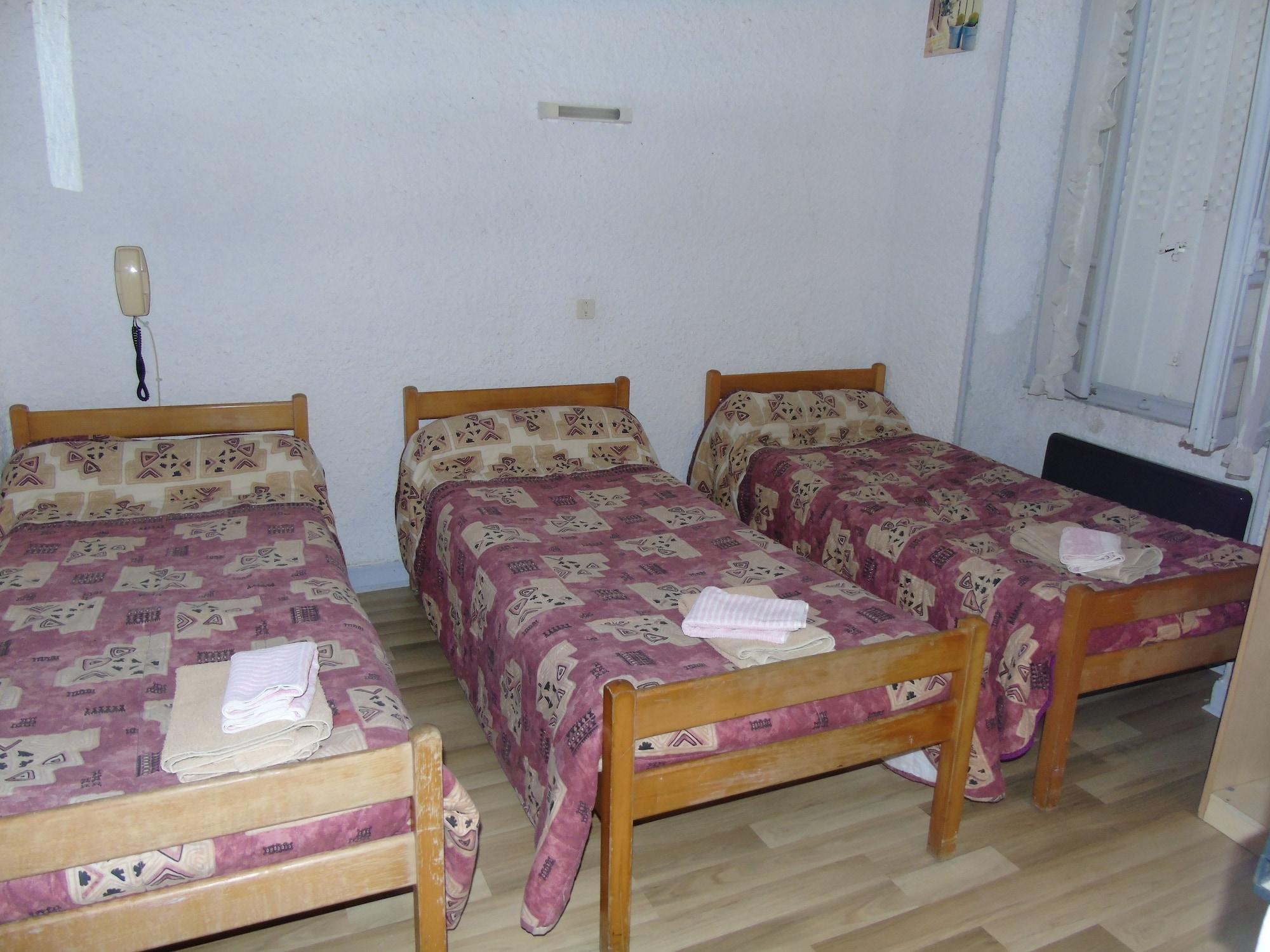 Hotel-Restaurant Le Saint Christophe Lourdes Buitenkant foto