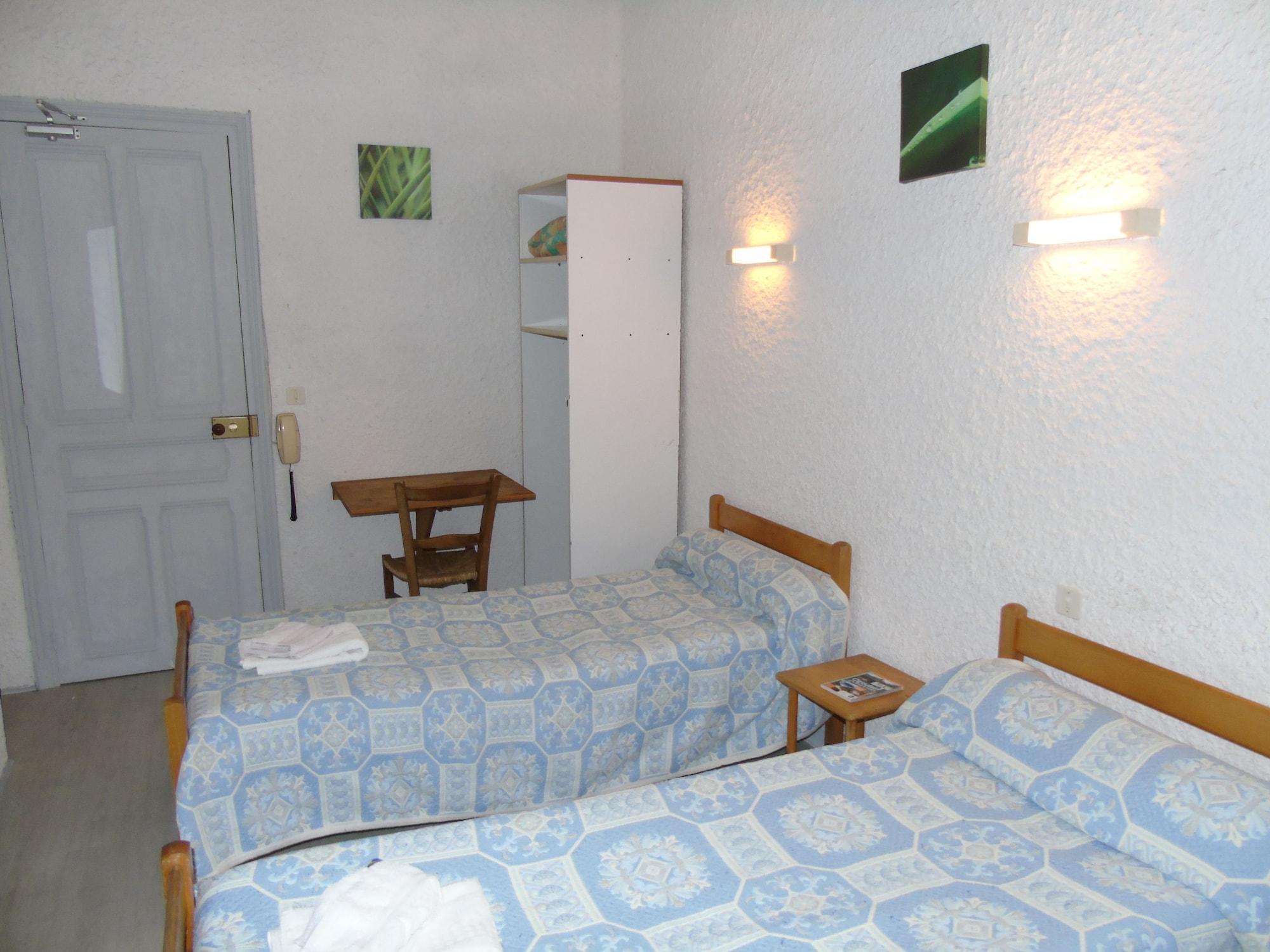 Hotel-Restaurant Le Saint Christophe Lourdes Buitenkant foto