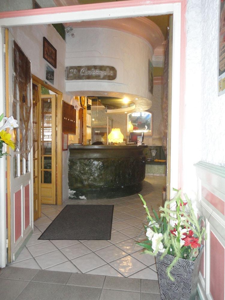 Hotel-Restaurant Le Saint Christophe Lourdes Buitenkant foto